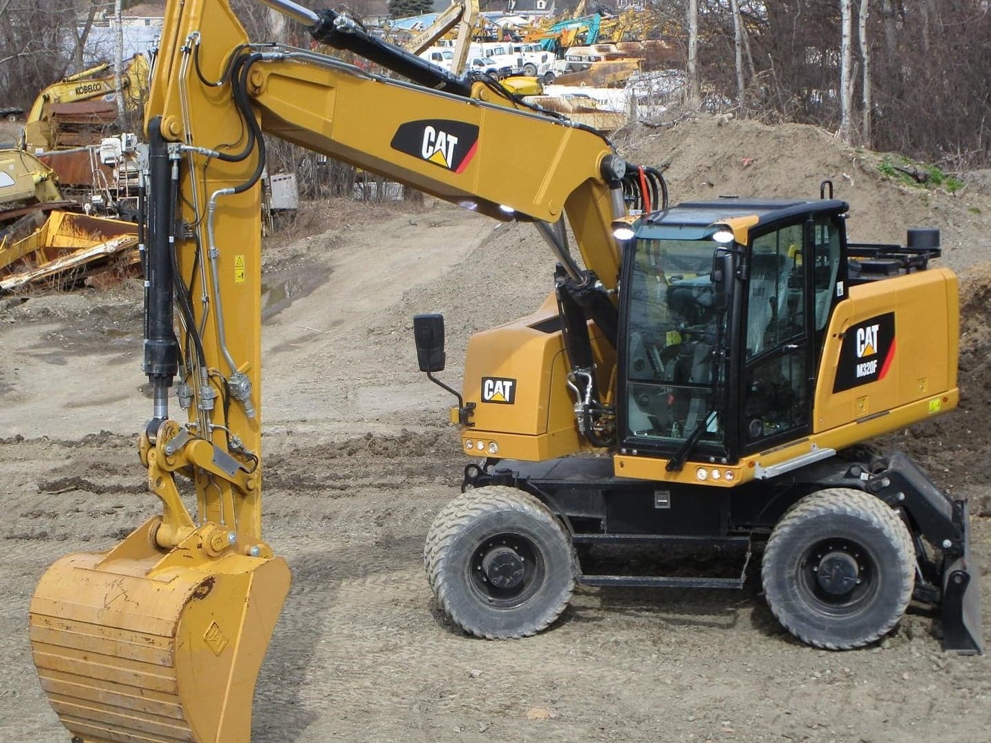 2015 CATERPILLAR M320F