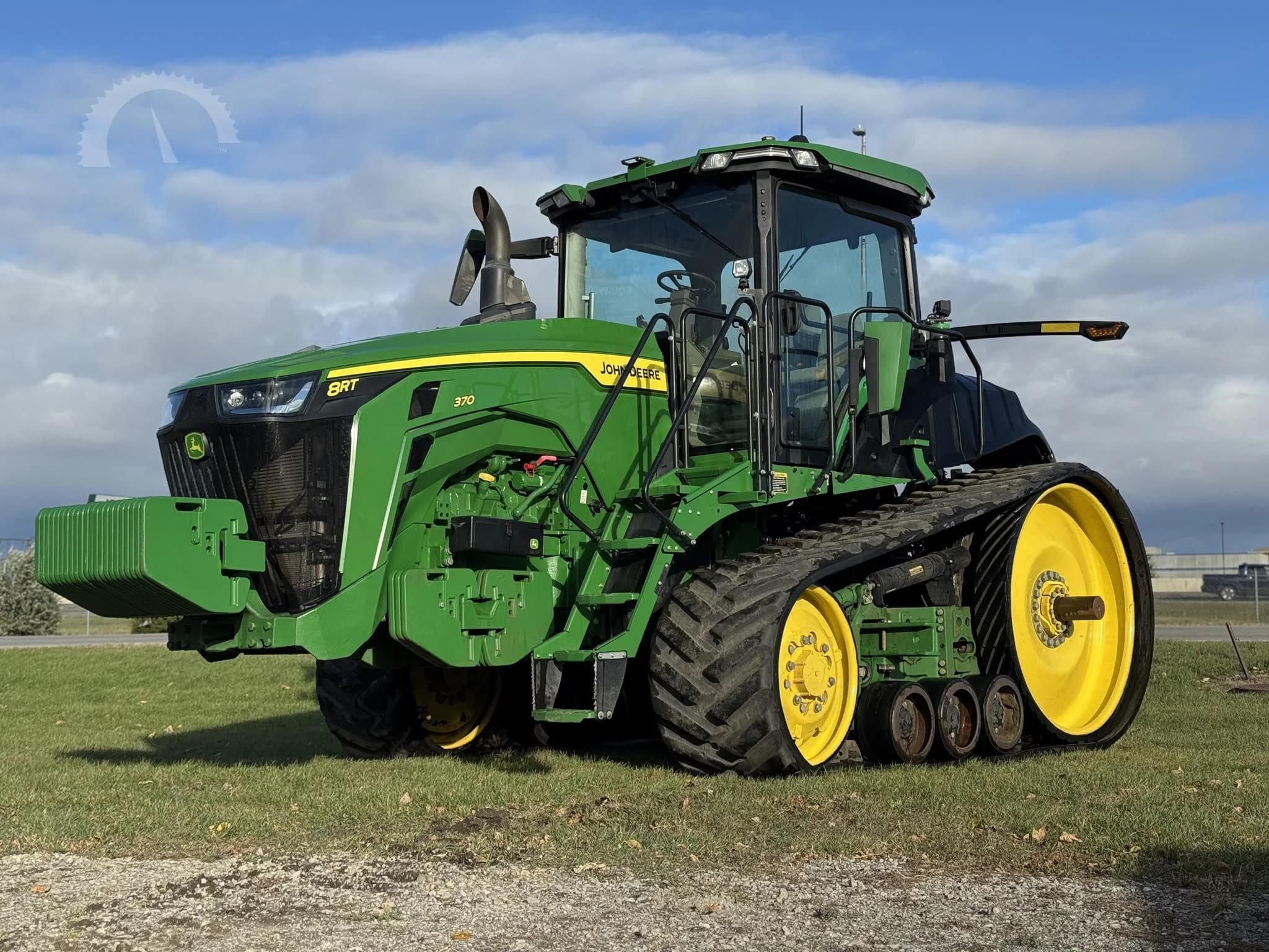 2022 JOHN DEERE 8RT 370
