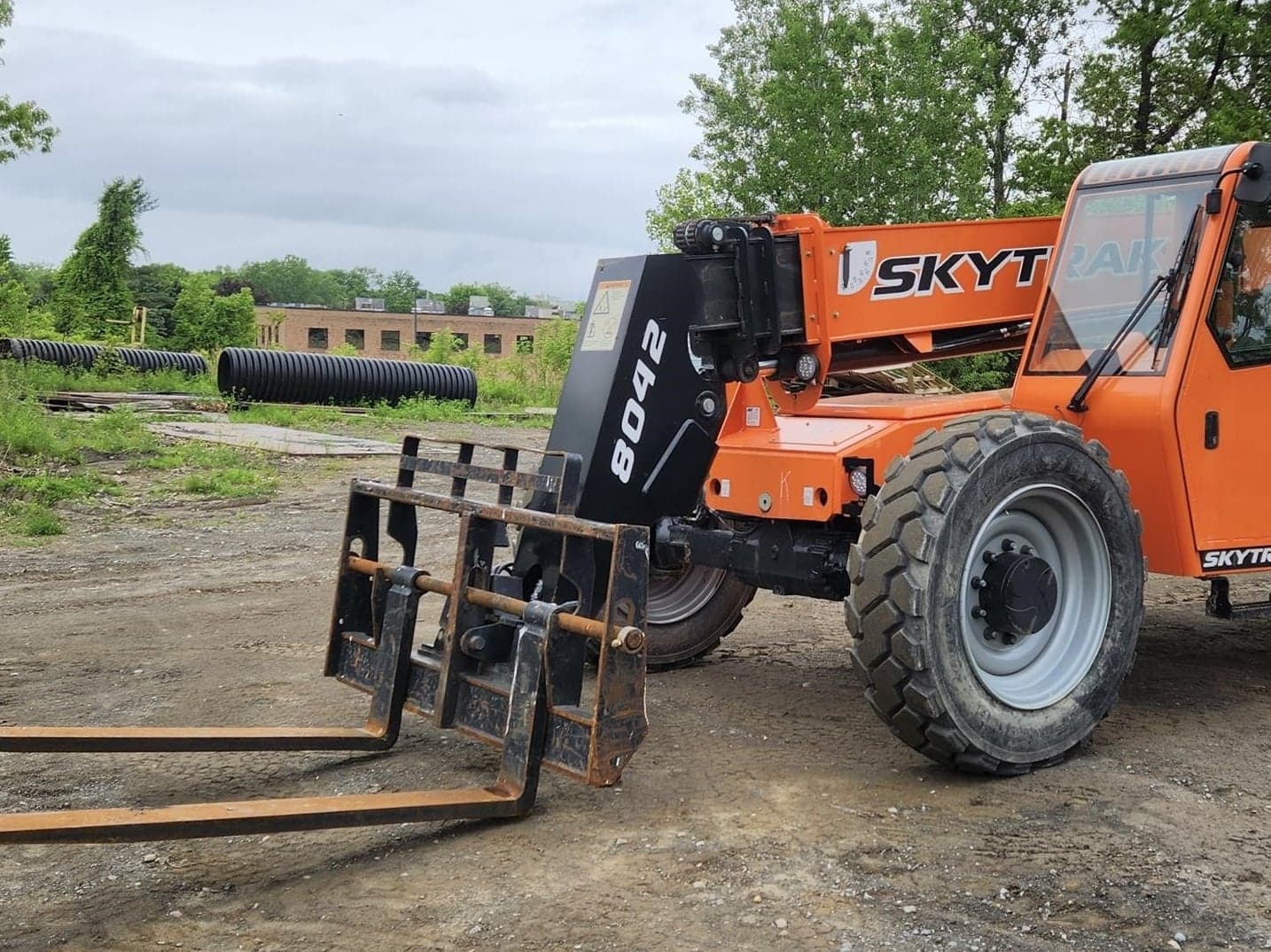 2022 SKY TRAK 8042